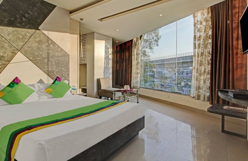 Kolkata Hotel | Treebo Glassotel