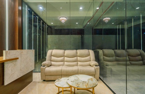 Hyderabad Hotel | Treebo The Living Tree Khairatabad