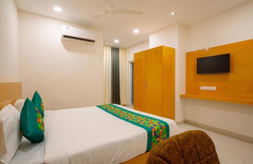 Hyderabad Hotel | Treebo The Living Tree Khairatabad