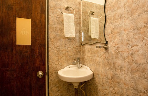 Kochi Hotel | Treebo The Qasr