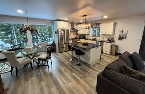 Snoqualmie Pass Casa | TreeHouse at Summit Snoqualmie Ski & Bike Resort