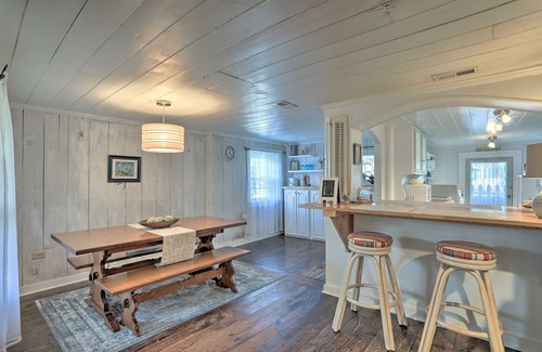 Southport Cabaña | Treehouse cottage in downtown Southport 3 bedroom 2 bath,Pets allowed WiFi, AC