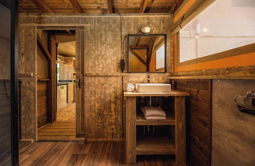 Zuna Complejo | Treehouse tent at the Regge with private sanitary facilities | 6 people
