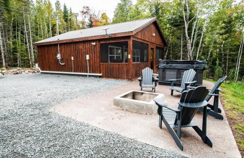 Smiths Corner Casa | Treeside Retreat with Hot tub