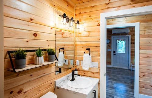Smiths Corner Casa | Treeside Retreat with Hot tub
