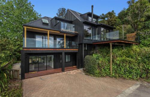 Ohope Casa | Treetop Hideaway - Ohope Holiday home