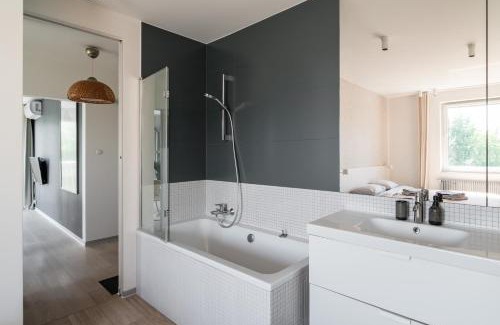 Grunwald Apartamento | TreeTop Studio near MTP