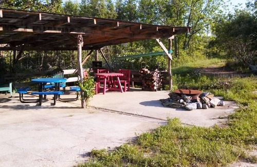 Hendersonville Cabina | Un retiro rural en Clear Creek Cabins (cabaña en las copas de los árboles) cerca de Asheville