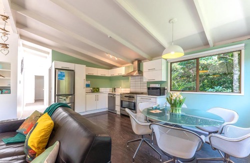 Onetangi Casa | Treetops - Forest Retreat- Near Onetangi Beach