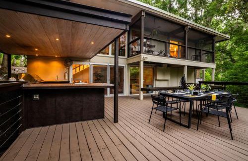 Gainesville Casa | TreeTops Spacious Architectural Retreat