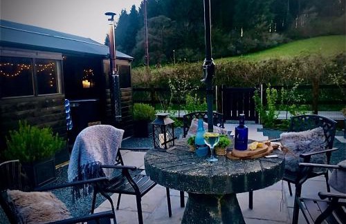 Launceston Casa | Trelaske Mill Cider Barn-with Hot Tub, Fire Pit BBQ