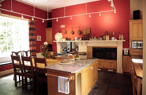 Saint Austell Bay Casa | Trenarren House, 2 acres private garden & sea views (pet & family-friendly)