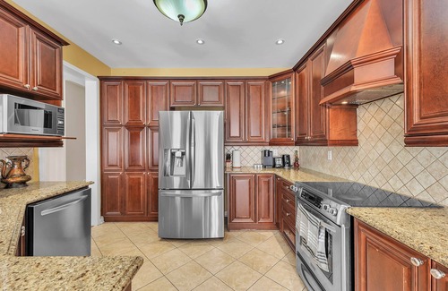 Brampton Casa | Trendy and Cozy - 4BR & 3.5WR - Spacious and Family Friendly Detached - Retreat