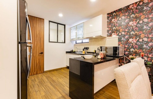 San Miguel Chapultepec Apartamento | Trendy Condesa Stay, Gym, Parking & Close to Attractions