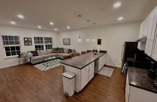 East York Apartamento | Trendy East York Apartment Near Fairgrounds