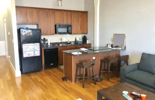 Chatham-Arch Apartamento | Trendy Loft Condo near Mass Ave with FREE parking