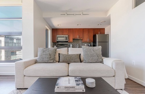Ballston Apartamento | Trendy Virginia Square 1BR w/ Pool & Games, nr Metro, by Blueground