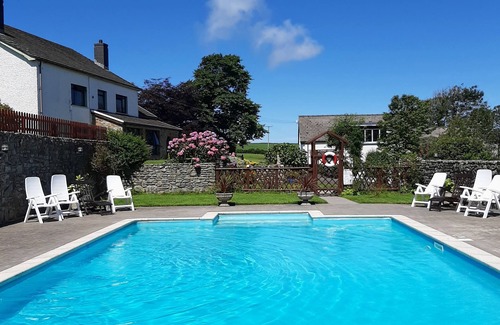 Cardigan Cabaña | Trenewydd Farm Holiday Cottages