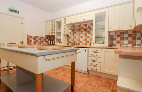 Tintagel Casa | TREVENA LODGE, pet friendly, with hot tub in Tintagel