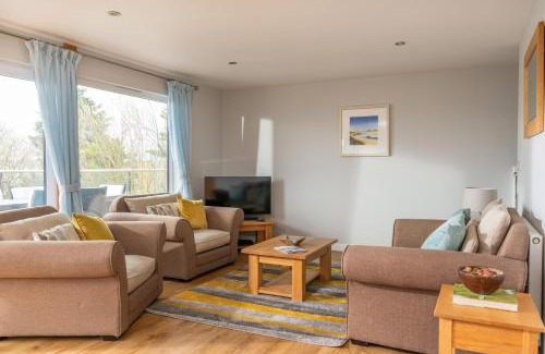Winnard's Perch Casa | Trevone House with Hot Tub on Retallack Resort