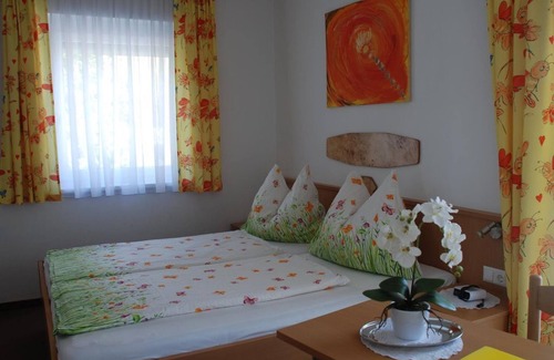 Klopein Cama Y Desayuno | Triple room, balcony, lake view OST - Pension Agnes