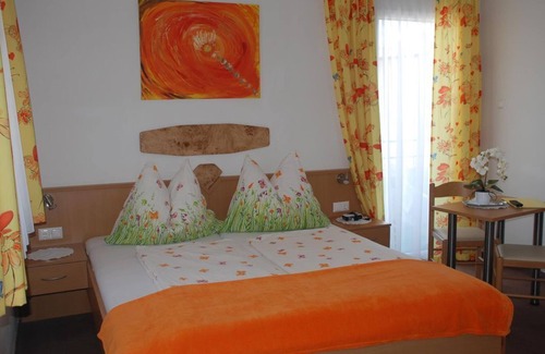 Klopein Cama Y Desayuno | Triple room, balcony, lake view OST - Pension Agnes