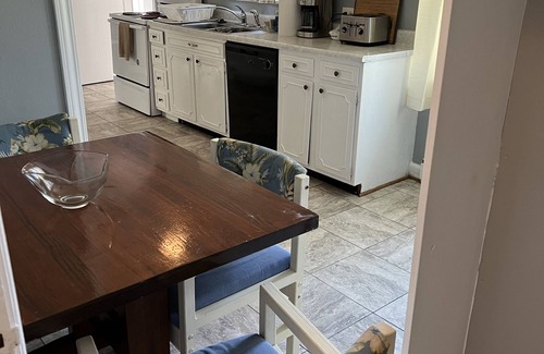 Norfolk Casa | Tri - Level Residential Home; Pet Friendly, Wifi, Off Street Parking 4 Bedroom Home by RedAwning