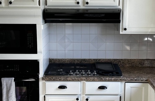 Thousand Palms Casa | TRI PALMS ESTATES Desert Retreat- on a golf course.