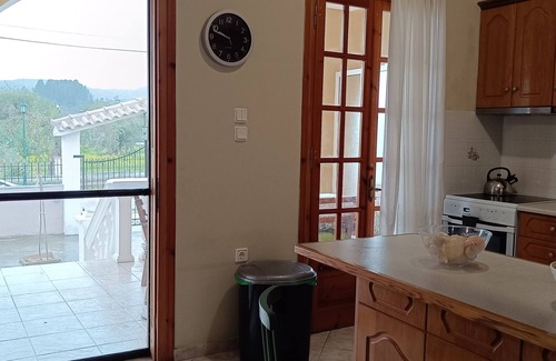 Petriti Apartamento | Tria liodendra - Charming Seaside Home in Petritis, Corfu