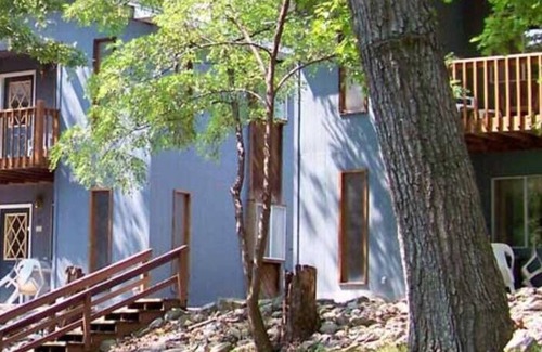Indian Point Cabina | Tribesman Resort #22 - Renovated Cabin, Minutes to Silver Dollar, Great Location