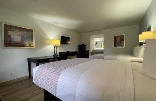 Southpoint Hotel | Tricove Inn & Suites