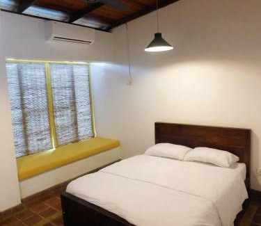 Milagiriya Cama Y Desayuno | TricycleBnB & Cafe