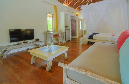 Telukbakau Complejo | Trikora Beach Club & Resort