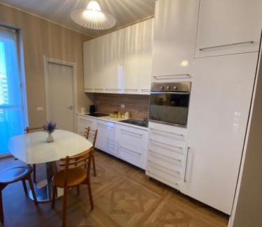 Opera Apartamento | Trilocale Prestigioso via Ripamonti pochi passi dallo IEO e 10 minuti auto HUMANITAS 15 minuti dal centro di Milano