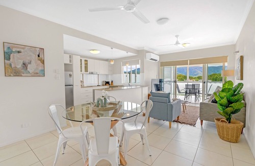 Trinity Beach Apartamento | Trinity Beach Retreat with Pool and Scenic Views