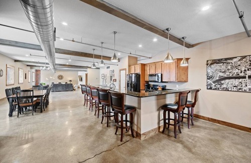 Historic East Village Condominio | Triple Kings | Private Rooftop | Private Garage