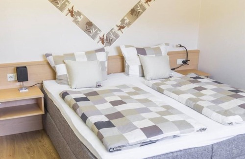 Wintrich Cama Y Desayuno | Habitación triple - Ferienweingut Matthiashof