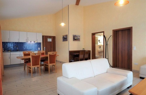 Meuspath Casa | Triple room, shower or bath, WC - Land-gut-Hotel am Ring
