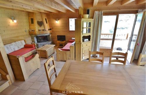 Le Chinaillon Apartamento | Triplex 8 pers. en Chalet Traditionnel, Pied des Pistes, Terrasse, Balcon, Parking - FR-1-458-164