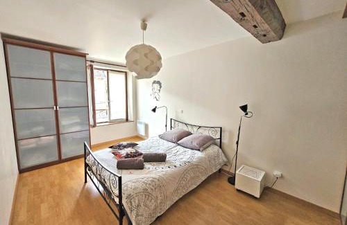 Moret-sur-Loing Apartamento | Triplex Sisley - Maison Atypique avec Cour Extérieure