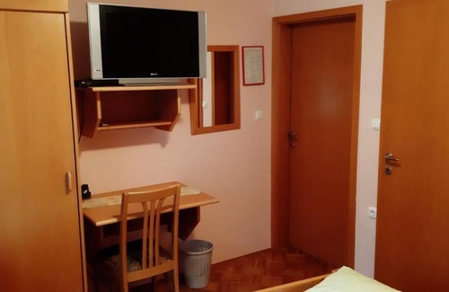 Tisina Casa | Tromejnik House