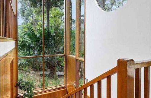 Stanwell Park Casa | Tropical Beach Escape - 3 min Walk to Surf Beach and Cafes