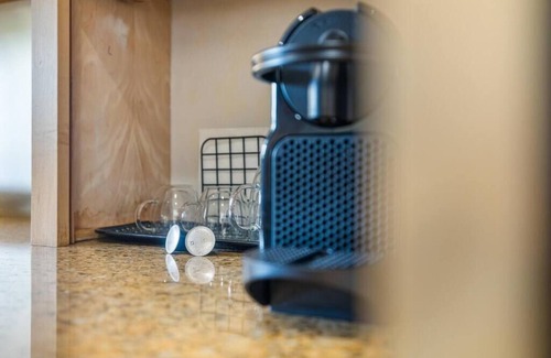 Biscayne Park Villa | Tropical Dream Villa in Miami w/ Pool