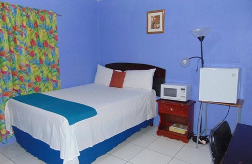 Eastwood Park Hotel | Tropical Manor Inn