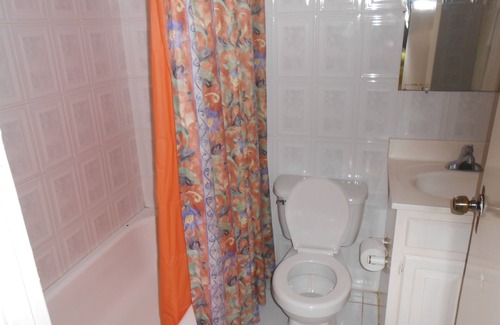 Eastwood Park Hotel | Tropical Manor Inn