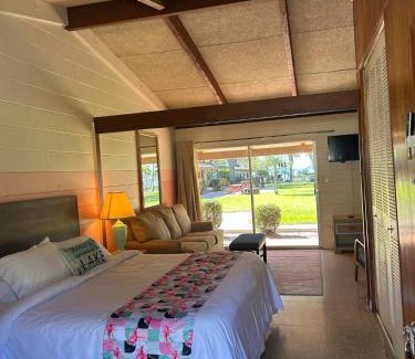 DeLand Complejo | Tropical Marina & Resort on Lake Beresford