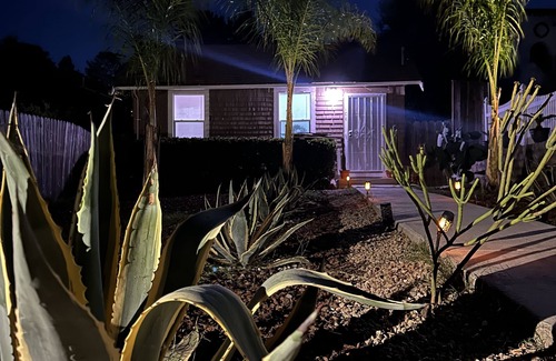 Vallejo Casa | Tropical North Bay Getaway minutes from the San Francisco ferry and Napa.