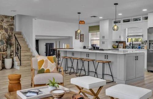 Seminole Casa | Tropical Oasis, 5 Mins to Beach