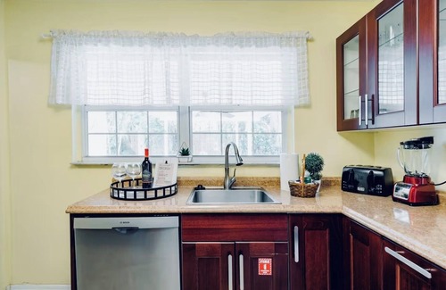 Bradenton Casa | Tropical Paradise - Private Pool - Close Beaches