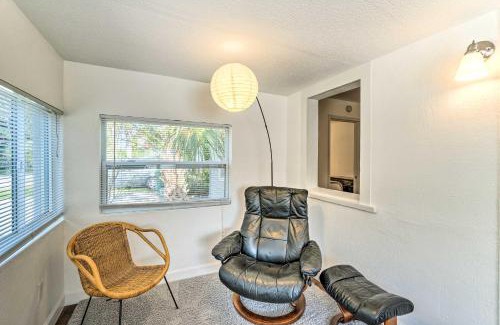 Charlotte Harbor Casa | Tropical Port Charlotte Cottage - Walk to Bay!